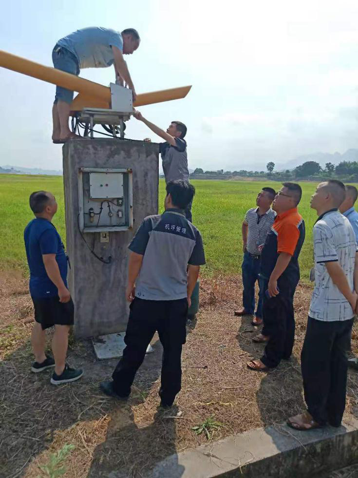 確保旅客順暢出行，機(jī)場(chǎng)一線職工高溫堅(jiān)守！